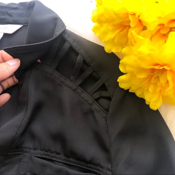 NWOT Candie’s Button Down Blouse. Size:Medium - Picture 3 of 8